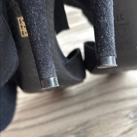 Pedro Garcia Black Sandals with Chunky Heel and Crisscross Straps - Picture 16 of 16